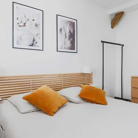 Magnificent -4br-8p- Place De La Nation شقة