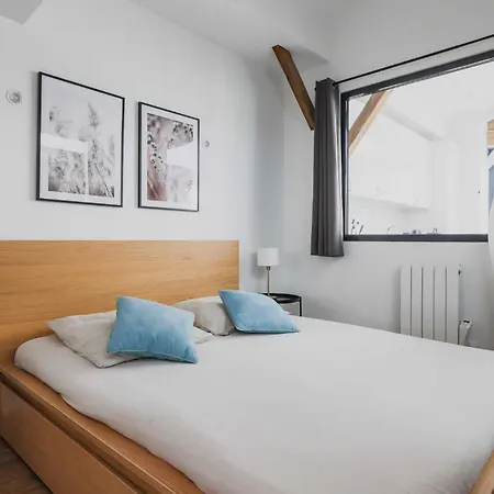 Magnificent -4br-8p- Place De La Nation شقة *